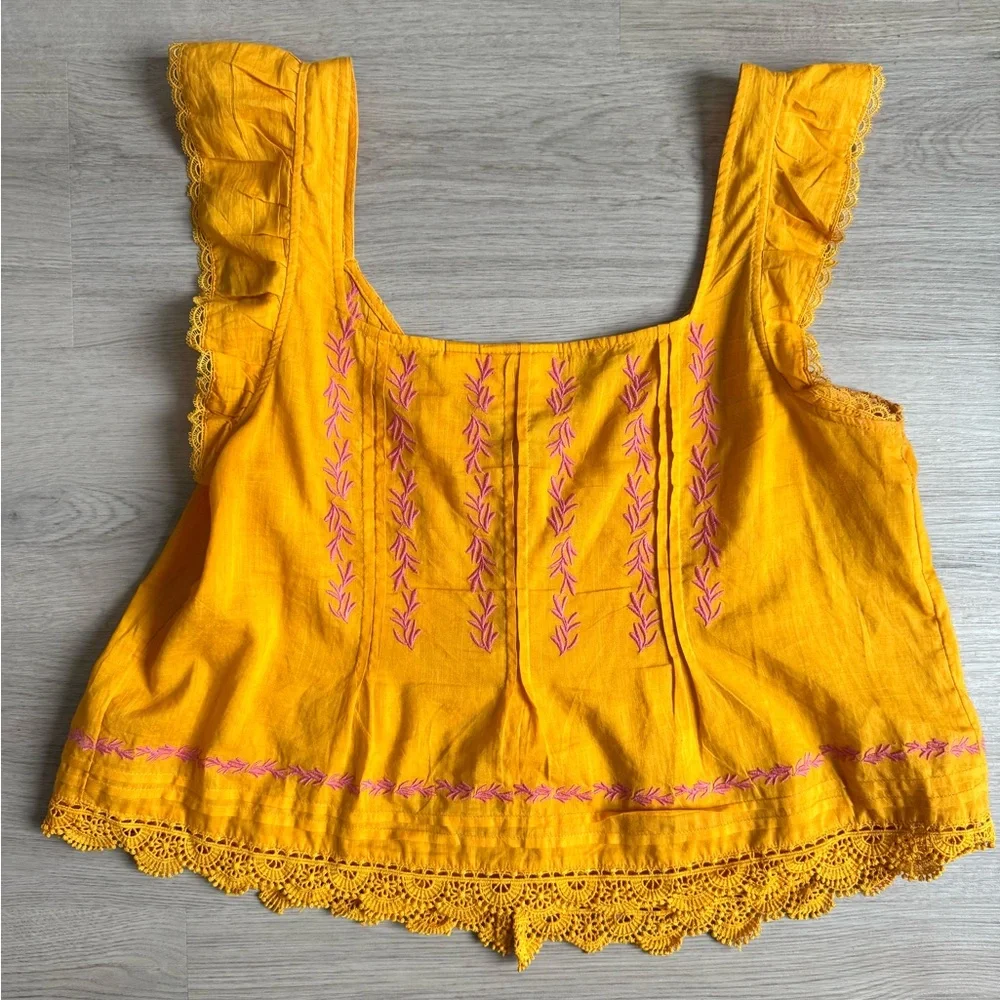 Maeve Anthropologie Gold Pink Embroidered Top Flutter sleeve size S Small - Picture 6 of 10